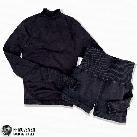 FP MOVEMENT GOOD KAMRA SET HIGH-NECK LAYER + RUNNING SHORTS IN WASHED BLACK XS/S - Picture 1 of 15